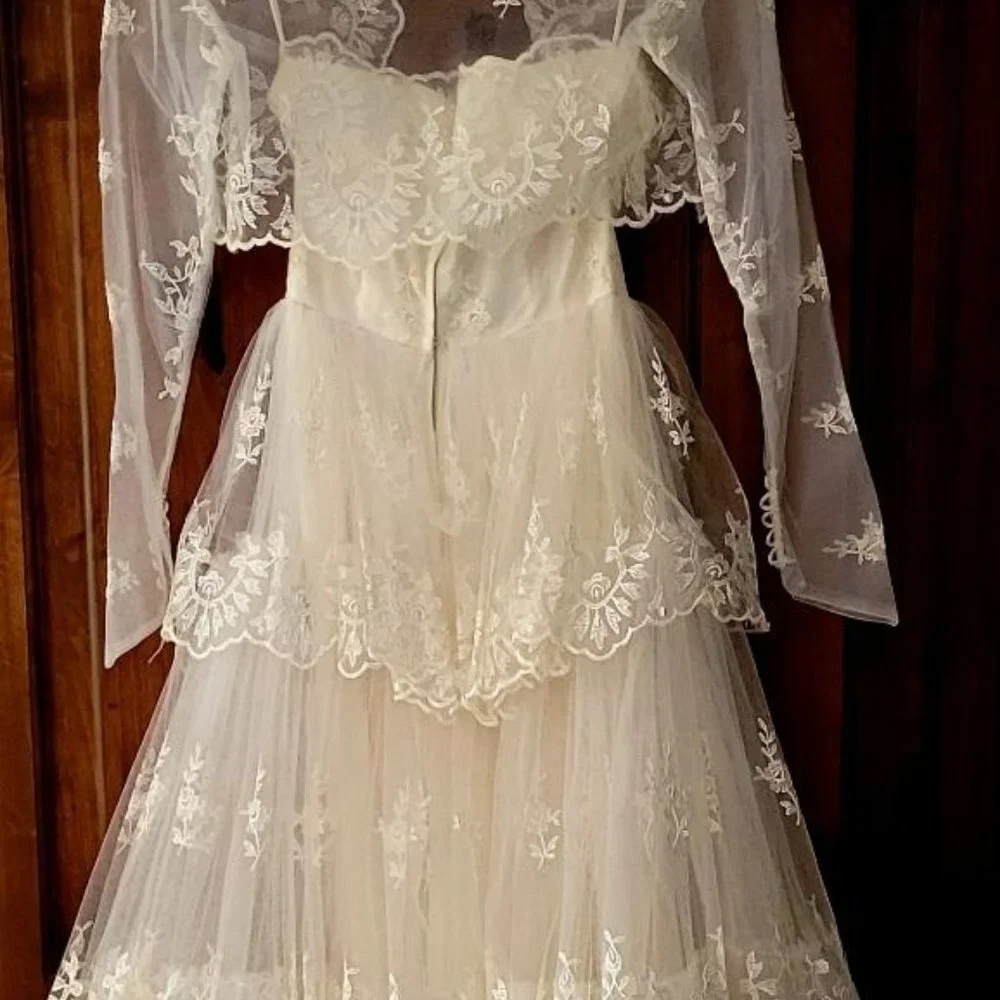 Gorgeous 1940s vintage wedding dress - Picture 3 of 7